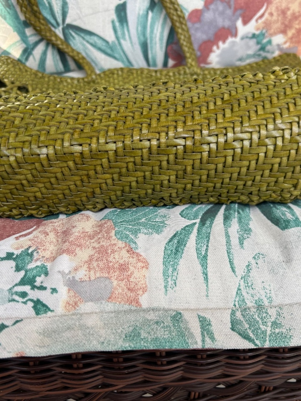 DRAGON DIFFUSION Eclipse Tote -NEW - Picture 3 of 6